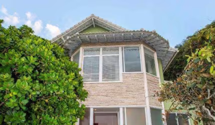 CASA A VENDA NO FERRADURA