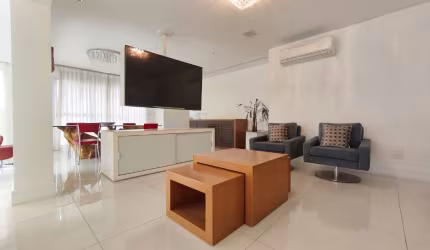 Linda cobertura Triplex, 377m2, 4 dorms, 3 suítes, 6 vgs em Moema, SP