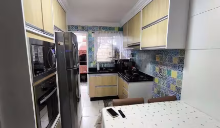 Casa em condomínio fechado com 3 quartos à venda na Rua do Cedro, 517, Parque do Embu, Colombo, 56 m2 por R$ 269.900