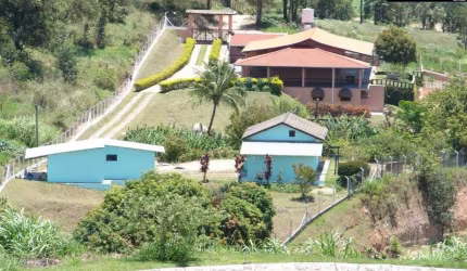 Chácara à venda no Condomínio Jardim Primavera em Vinhedo/SP