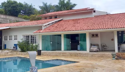 Casa à venda no Condomínio Estância Marambaia em Vinhedo/SP