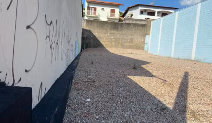 Terreno à venda no Residencial Flora em Vinhedo/SP