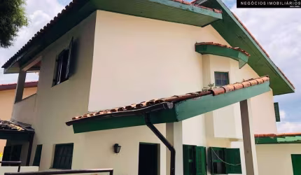 Casa à venda no Condomínio Petit Village em Cotia/SP