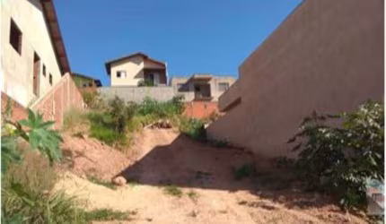 Terreno à venda no Loteamento Residencial Água Nova em Valinhos/SP