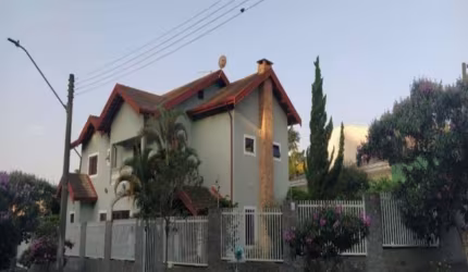 Casa à venda no CHÁCARAS ALPINA em Valinhos/SP