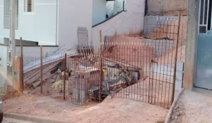 Terreno à venda no JARDIM JUREMA em Valinhos/SP