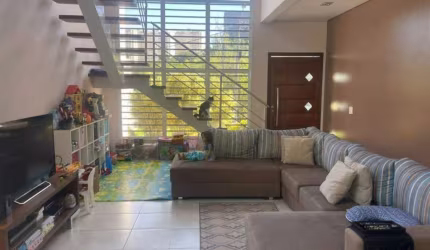 Casa à venda no Condomínio Canterville em Valinhos/SP