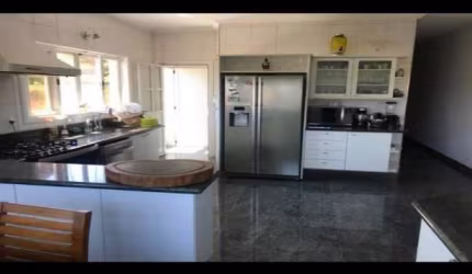 Casa à venda no Condomínio Estância Marambaia em Vinhedo/SP