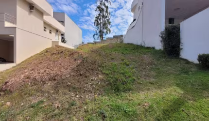 Terreno à venda no Condomínio Porto Seguro Village em Valinhos/SP