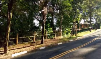 Terreno à venda no Condomínio Chácara Flora em Valinhos/SP