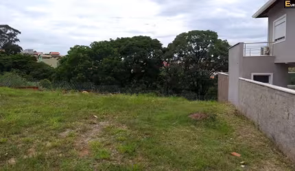 Terreno à venda no Condomínio Bosque dos Cambarás em Valinhos/SP