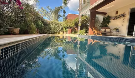 Casa em condomínio à venda no Condomínio Recanto dos Paturis em Vinhedo/SP