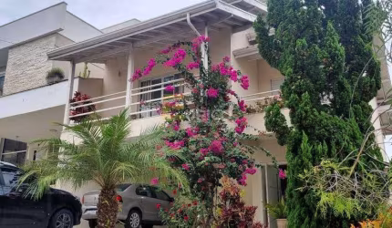 Casa a venda com quatro dormitórios sendo duas suítes no Condomínio Vila di treviso em Vinhedo/SP