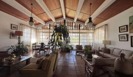 Casa em condomínio à venda no Condomínio Ypê Dourado em Valinhos/SP