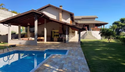 Casa térrea de alto padrão a venda em Vinhedo Condomínio Ipê Velho