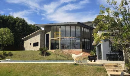 A CASA DOS SONHOS, com 9 quartos, espaçosa e integrada, terreno 4.000m² ; luxo e natureza em harmonia na cidade de Vinhedo interior de SP.
