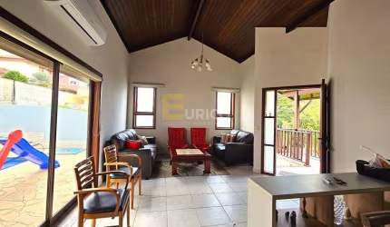 Casa térrea a venda com 03 quartos no Condomínio Recanto dos Paturis em Vinhedo/SP