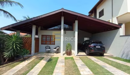 Casa em condomínio à venda no Condomínio Vivenda das Quaresmeiras em Valinhos/SP