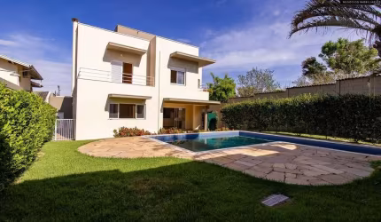 Casa (sobrado) à Venda no Condomínio Alpes de Vinhedo, em Vinhedo.