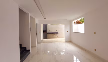 Casa à venda R$739.000,00 com 3 suítes 2 vagas  e area Gourmet - Juiz de Fora - MG