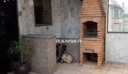 Casa Triplex luxo com 3 dormitórios para alugar no Gonzaga - Santos/SP