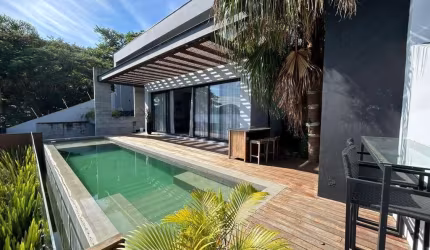Casa para Venda em Florianópolis, Cacupé, 5 dormitórios, 5 suítes, 6 banheiros, 4 vagas