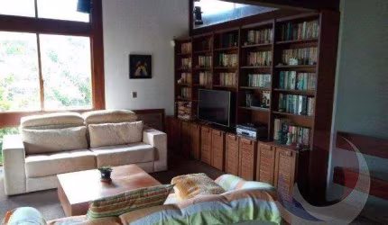Casa para Venda em Florianópolis, Centro, 3 dormitórios, 1 suíte, 4 banheiros, 3 vagas