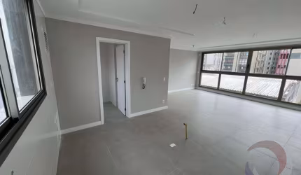 Apartamento para Venda em Florianópolis, Centro, 3 dormitórios, 3 suítes, 4 banheiros, 2 vagas