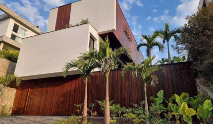 Casa para Venda em Florianópolis, Cacupé, 4 dormitórios, 4 suítes, 4 banheiros, 4 vagas