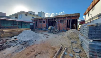 Casa para Venda em Florianópolis, Campeche, 3 dormitórios, 1 suíte, 3 banheiros, 2 vagas