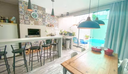 Casa para Venda em Florianópolis, Coloninha, 4 dormitórios, 1 suíte, 4 banheiros, 2 vagas