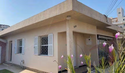 Casa para Venda em Florianópolis, Coqueiros, 4 dormitórios, 1 suíte, 2 banheiros, 2 vagas