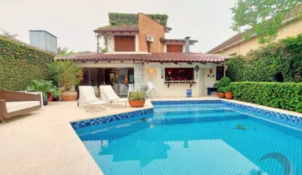 Casa para Venda em Florianópolis, Jardim Anchieta, 3 dormitórios, 3 suítes, 6 banheiros, 4 vagas