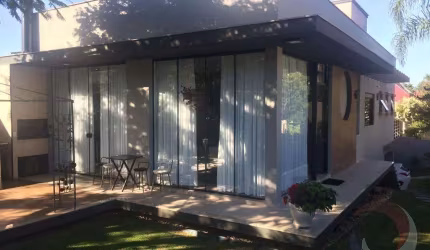 Casa para Venda em Florianópolis, Bom Abrigo, 3 dormitórios, 1 suíte, 2 banheiros, 3 vagas