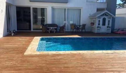 Casa para Venda em Florianópolis, Itacorubi, 4 dormitórios, 2 suítes, 3 banheiros, 2 vagas