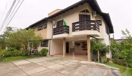 Casa para Venda em Florianópolis, Cacupé, 6 dormitórios, 2 suítes, 5 banheiros, 4 vagas