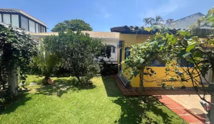 Casa para Venda em Florianópolis, Lagoa Da Conceição, 2 dormitórios, 1 suíte, 3 banheiros, 2 vagas