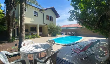 Casa para Venda em Florianópolis, Carianos, 4 dormitórios, 2 suítes, 6 banheiros, 2 vagas