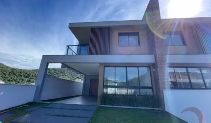 Casa para Venda em Florianópolis, Rio Tavares, 3 dormitórios, 1 suíte, 4 banheiros, 2 vagas