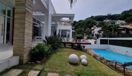 Casa para Venda em Florianópolis, Centro, 8 dormitórios, 8 suítes, 9 banheiros, 5 vagas