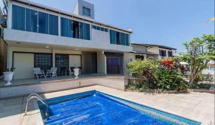 Casa para Venda em Florianópolis, Abraão, 4 dormitórios, 2 suítes, 4 banheiros, 2 vagas