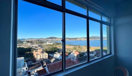 Apartamento para Venda em Florianópolis, Coqueiros, 3 dormitórios, 1 suíte, 2 banheiros, 1 vaga