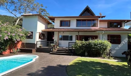 Casa para Venda em Florianópolis, Campeche, 5 dormitórios, 1 suíte, 4 banheiros, 4 vagas