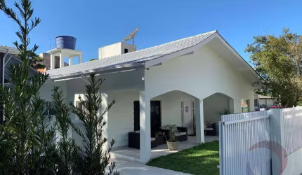Pousada para Venda em Florianópolis, Canasvieiras, 7 dormitórios, 7 suítes, 9 banheiros, 4 vagas