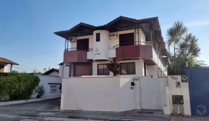 Apartamento para Venda em Florianópolis, Jurerê, 2 dormitórios, 2 suítes, 3 banheiros, 1 vaga