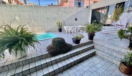 Casa para Venda em Florianópolis, Capoeiras, 4 dormitórios, 1 suíte, 5 banheiros, 2 vagas