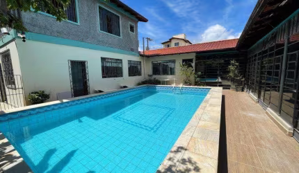 Casa para Venda em Florianópolis, Canasvieiras, 6 dormitórios, 2 suítes, 4 banheiros, 5 vagas
