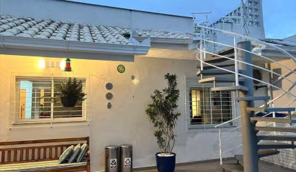 Casa para Venda em Florianópolis, Balneário, 3 dormitórios, 1 suíte, 3 banheiros, 3 vagas