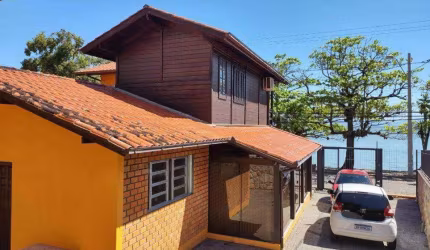 Casa para Venda em Florianópolis, Sambaqui, 4 dormitórios, 2 suítes, 3 banheiros, 1 vaga