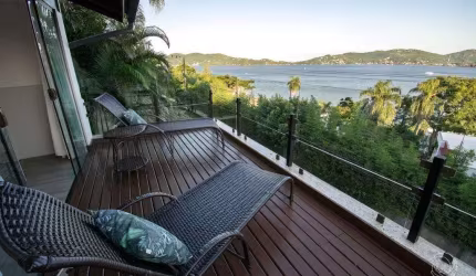 Casa para Venda em Florianópolis, Lagoa Da Conceição, 3 dormitórios, 3 suítes, 4 banheiros, 2 vagas